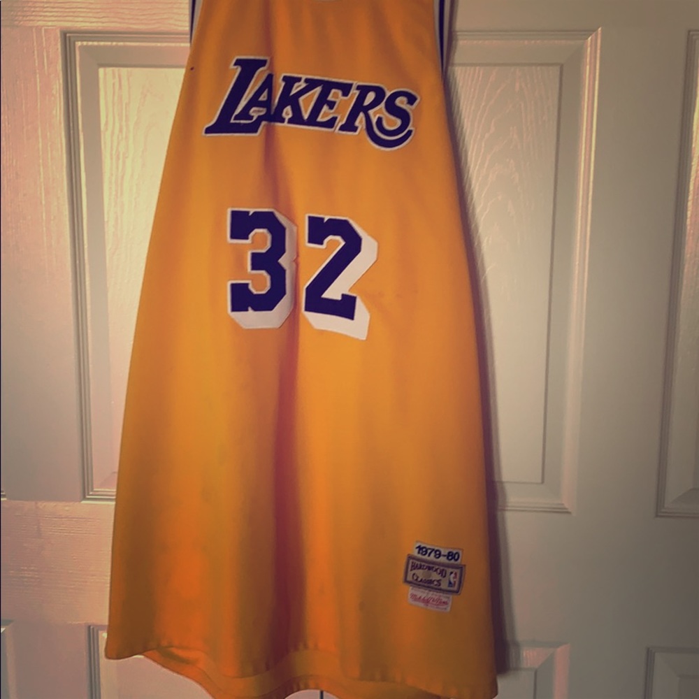 ⭐️HP⭐️ Lakers Mitchell & Ness Throwback Jersey